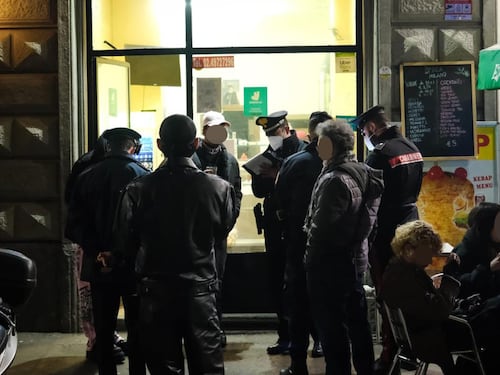 Milano come il Bronx. Le guerre tra baby gang e cinque accoltellati