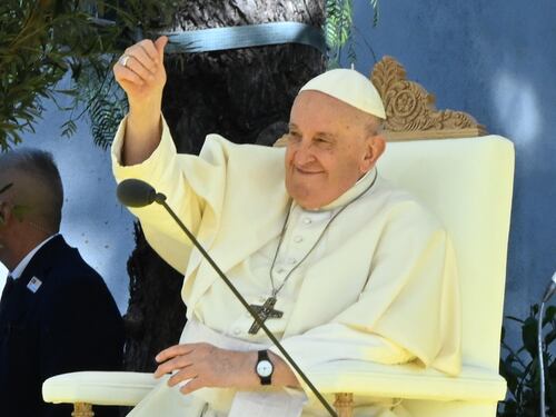 Il Papa e l'impero: Mosca esulta, grande freddo con Kiev