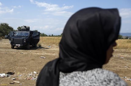Macedonia, l'esercito blocca gli immigrati al confine 8