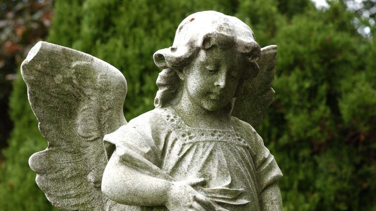 Bradford, “Demonio voleva fargli male”, madre butta bimbo dal 6°piano