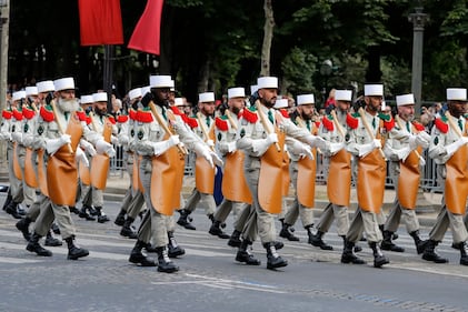 Parigi, parata per la festa del 14 luglio 15