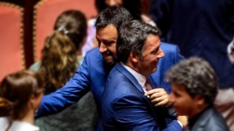 Così Salvini deride Renzi su Twitter