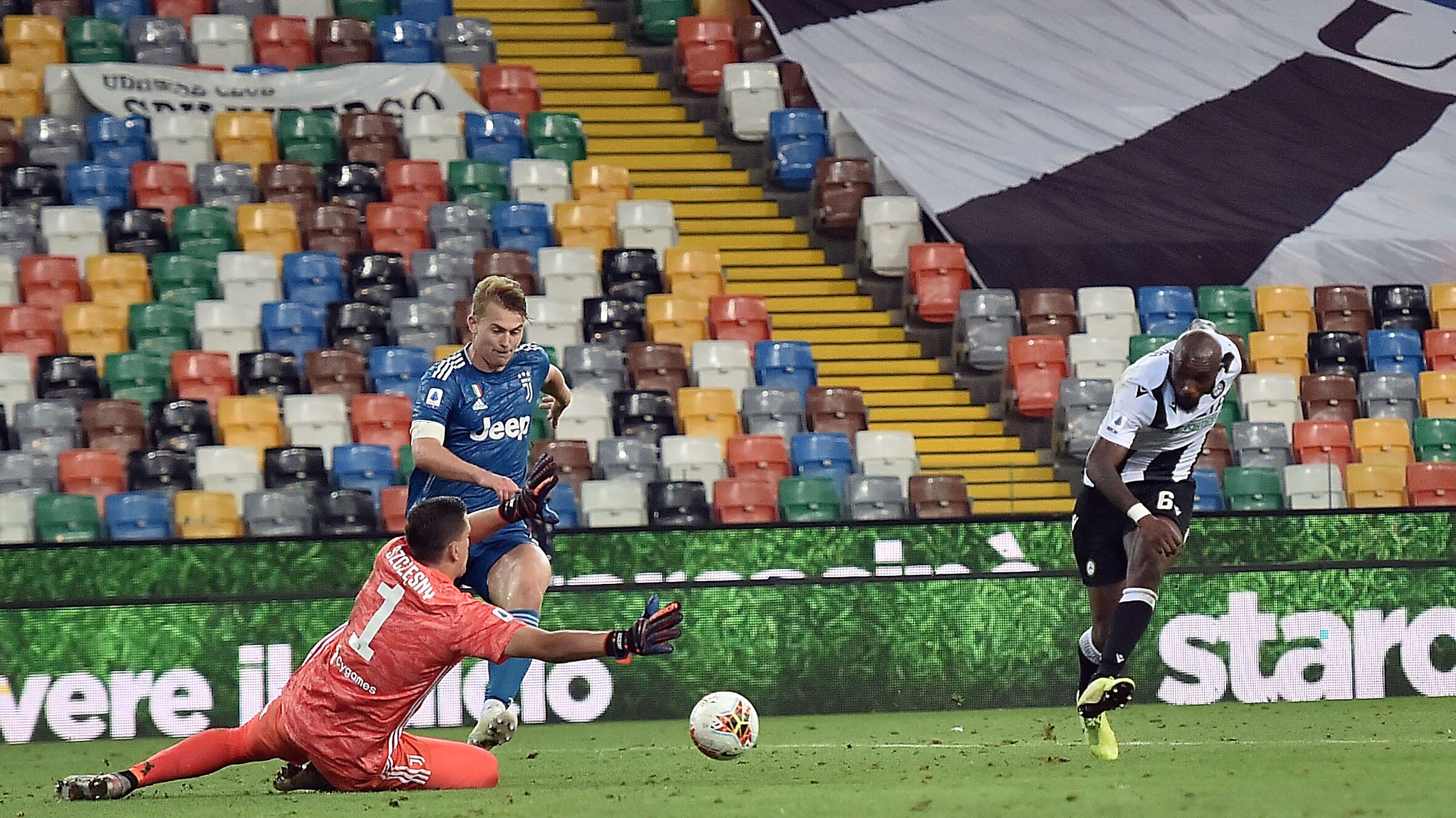 Juve, braccino da scudetto. Regalato un match point