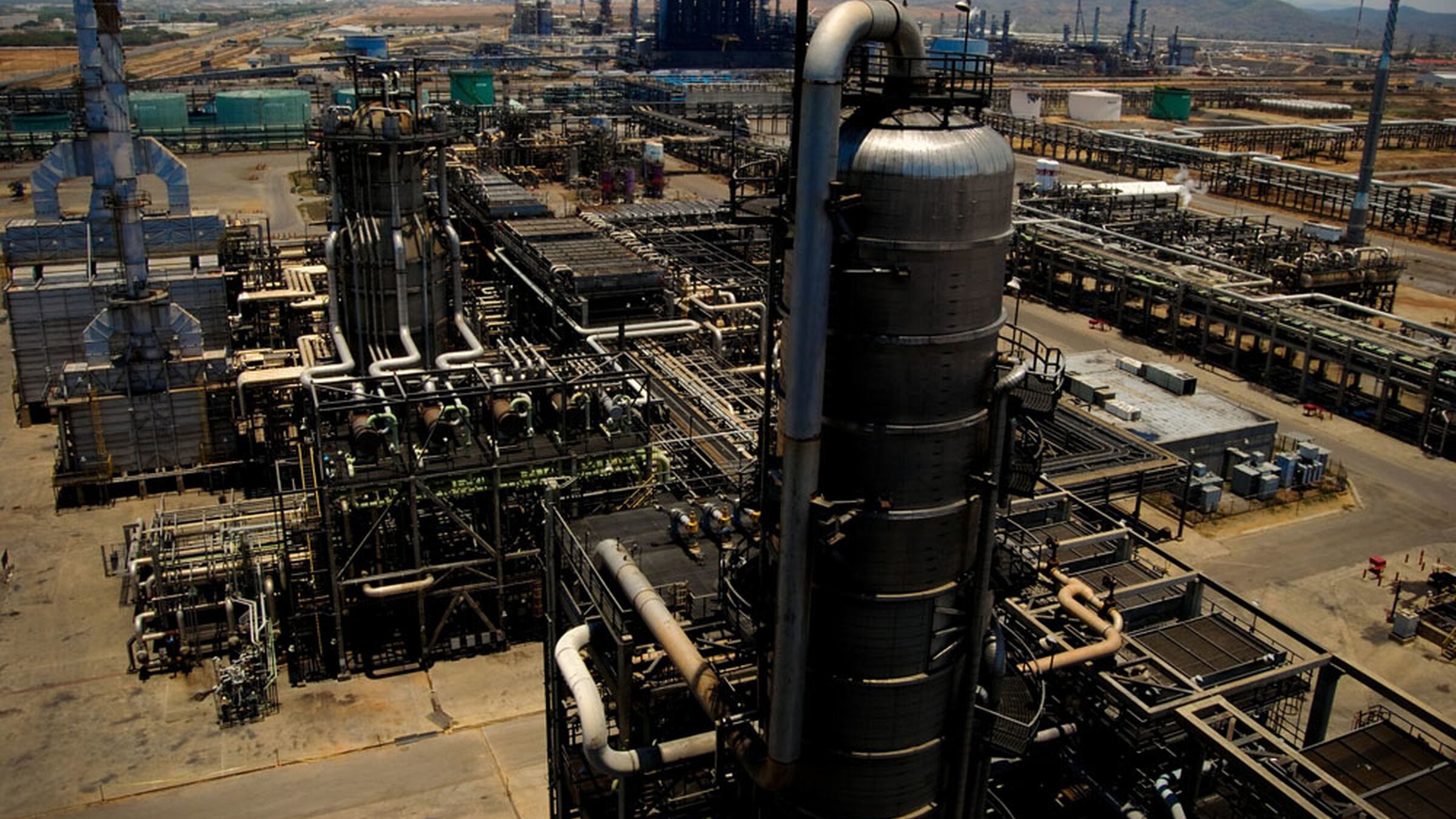 Crolla il prezzo del petrolio nei mercati Usa. È la prima volta nella storia