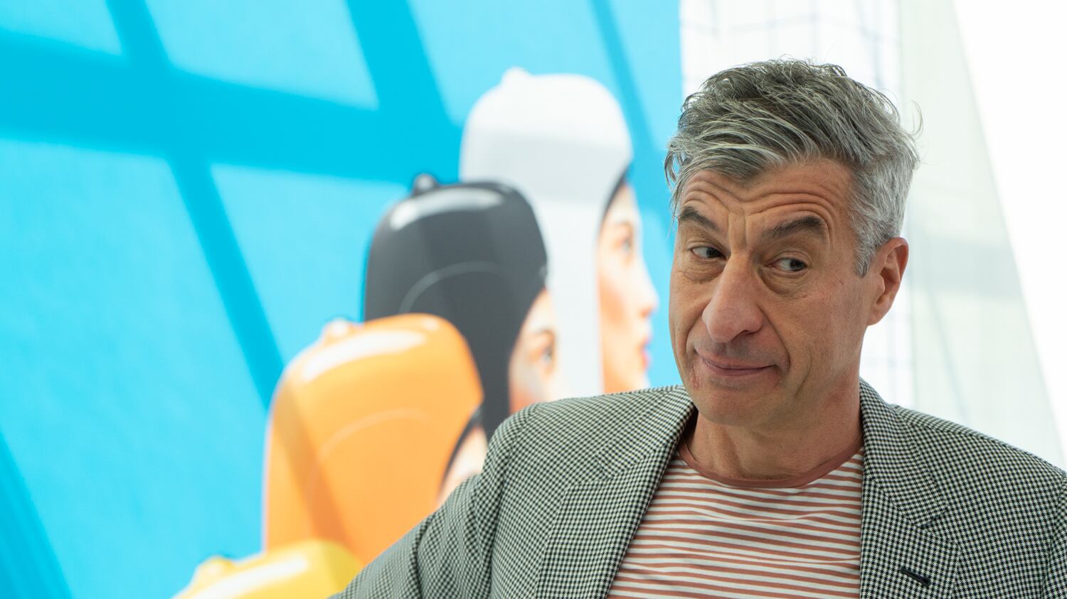 La "trilogia" di Cattelan fra vita, morte, dolore (e una torre di 18 metri)