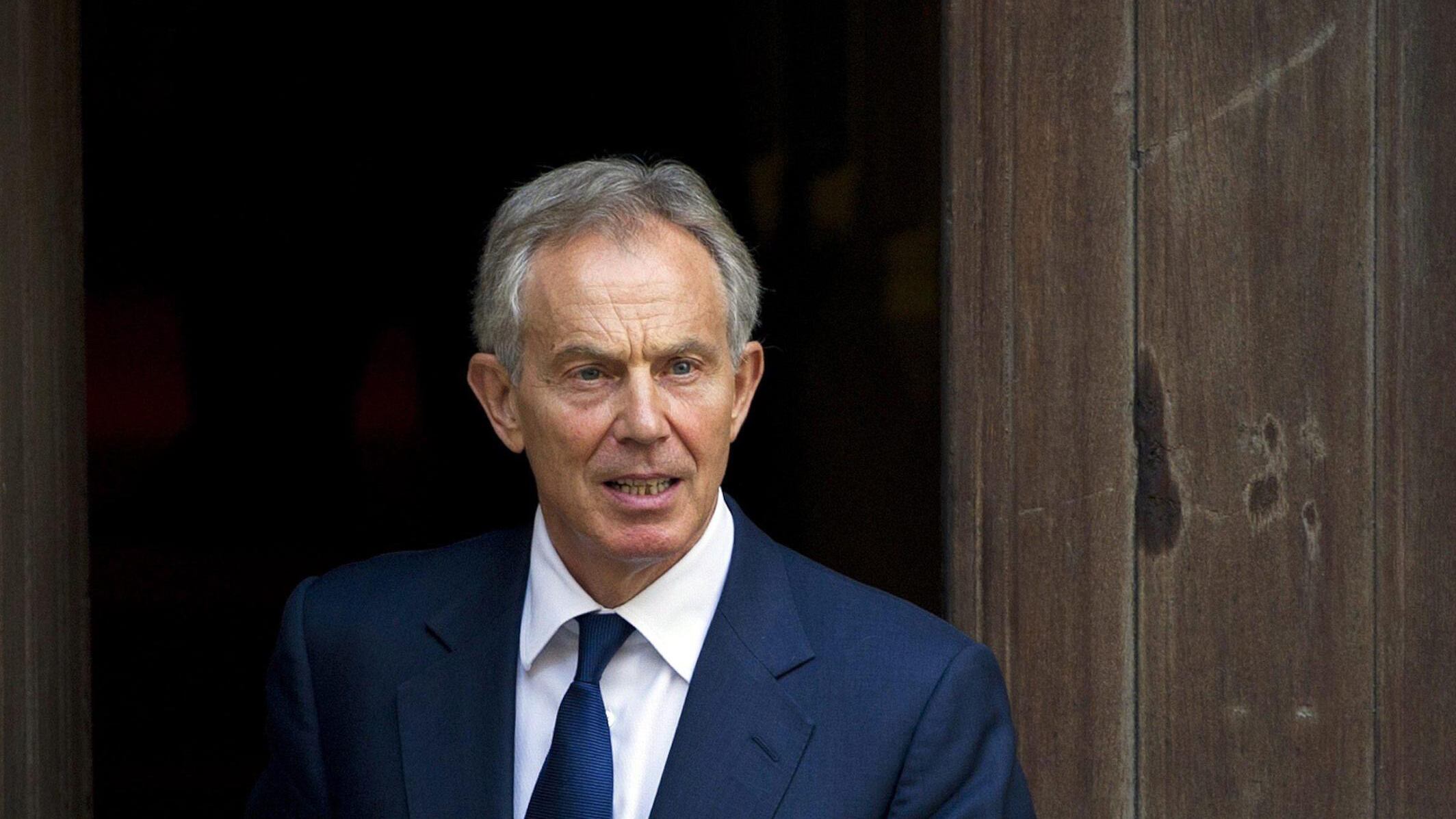 Gli appunti di Miss Murdoch su Tony Blair: "Ha delle belle gambe"