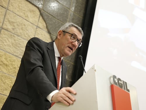 Un camaleonte che cambia pelle con le norme