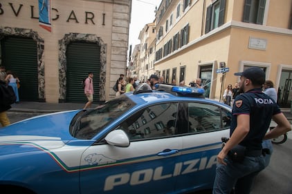 Dai sotterranei fanno un buco ed entrano da Bulgari: bottino di 500mila euro 1