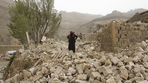 Yemen, bombardamenti vicino alla capitale Sana'a 3