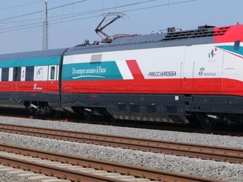 Vu cumprà picchiano il capotreno sul Pisa-Roma