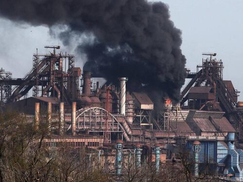 Mariupol, Putin si piega: l'Onu e la Croce Rossa per evacuare tutti i civili