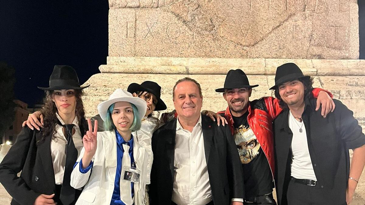 Rai2, a Paradise tra Ghini e Papaleo è Michael Jackson mania