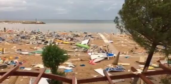 Il maltempo devasta la spiaggia 5