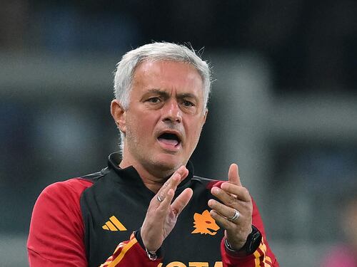 Mou fermo a Budapest. La Roma sta affondando e i tifosi già lo scaricano