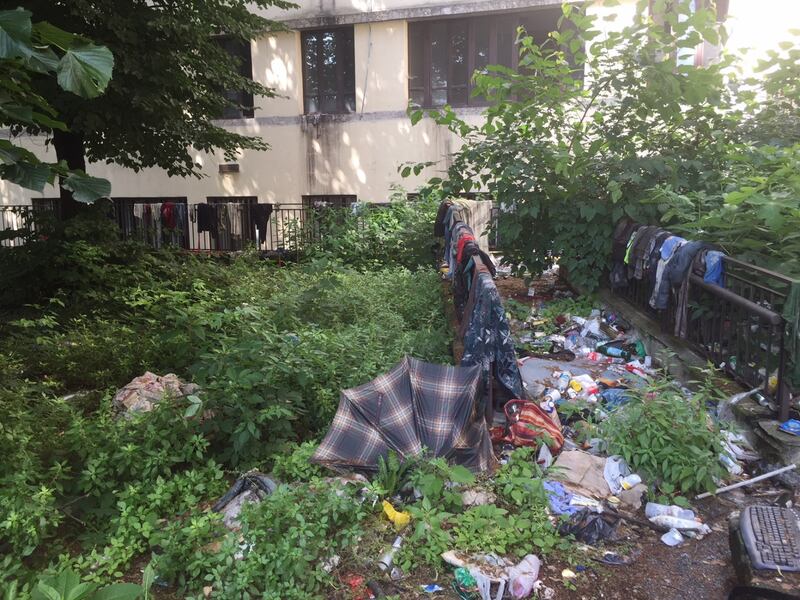 La scuola di via Zama occupata dagli immigrati