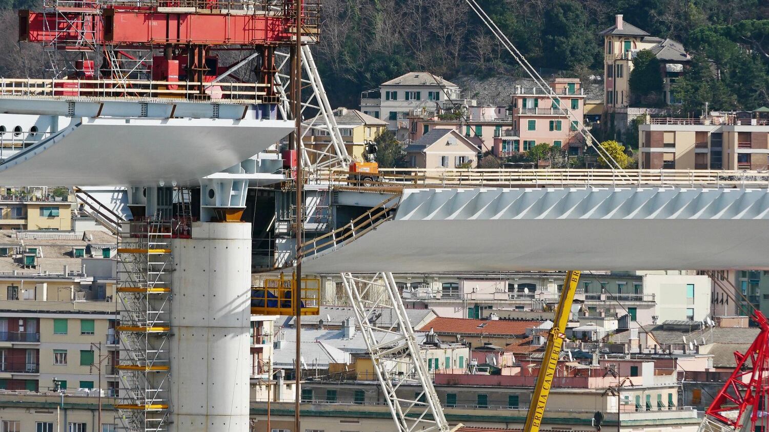 La resistenza è "credere" anche quando tutto crolla