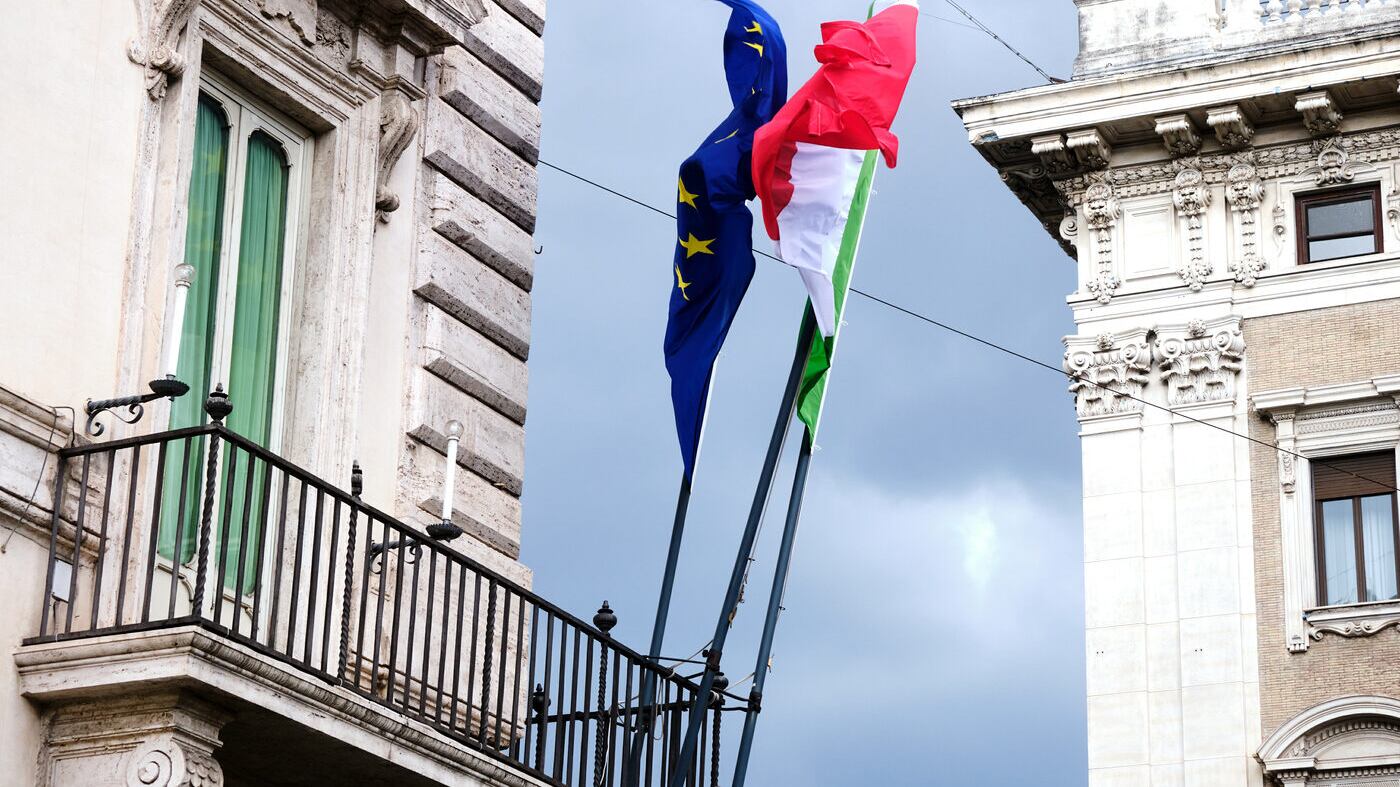 Le chat di fuoco sul ministro: "Quando lo sfiduciamo...?"