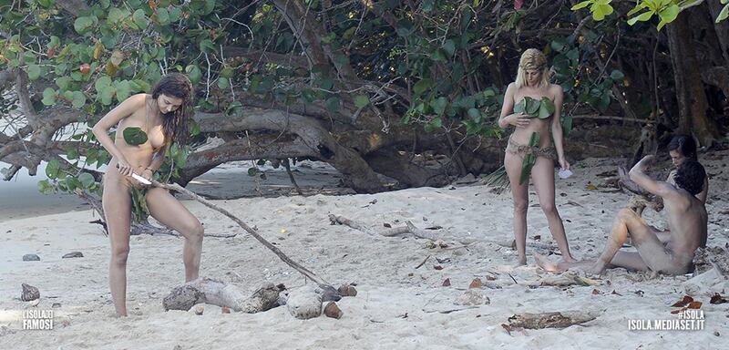 Isola dei Famosi 2016, i momenti più sexy 28