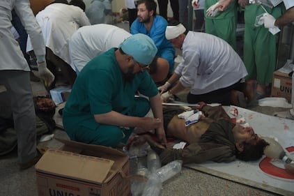 I feriti nell'attentato di Kabul 9