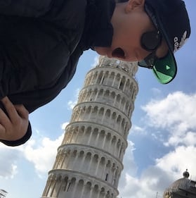 Scandalosa Katy Perry: foto con la Torre di Pisa 1