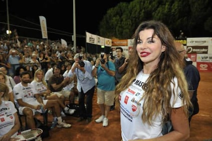 Alba Parietti, la "coscia lunga della sinistra" compie 54 anni 15