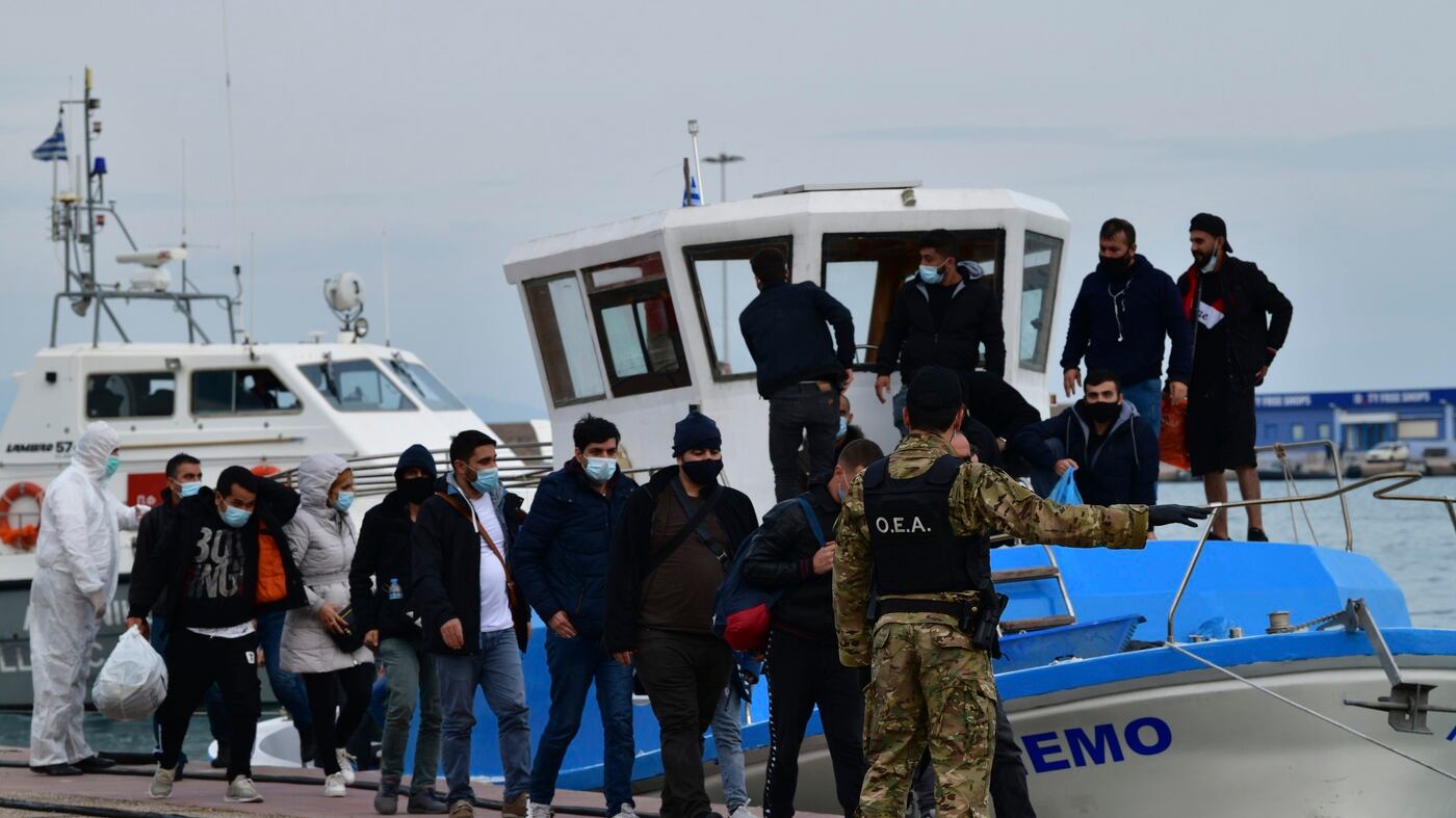 I "cannoni sonori" per respingere i migranti: come funzionano