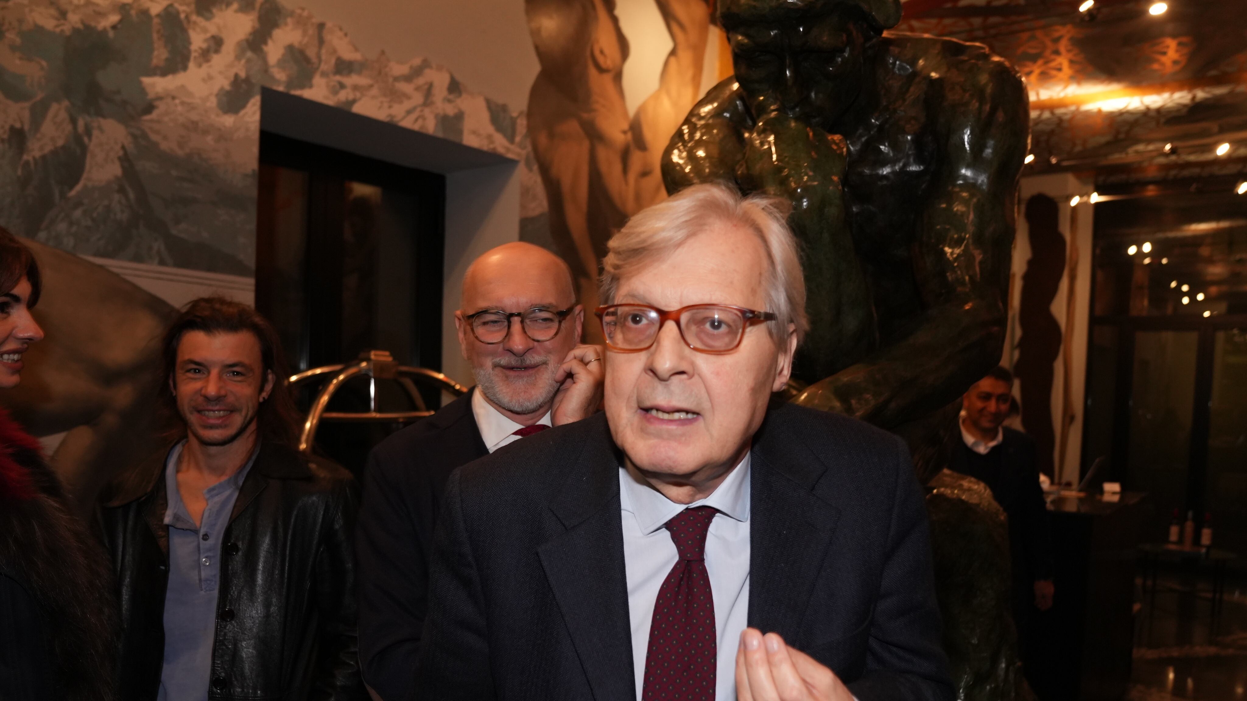 "Come dei mafiosi". La furia di Sgarbi contro gli eco-vandali