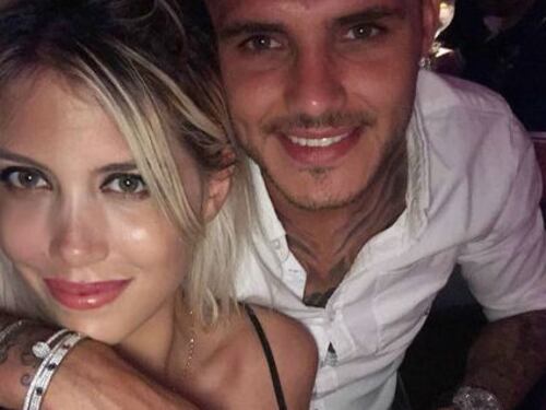 Wanda Nara e Mauro Icardi romantici a Ibiza