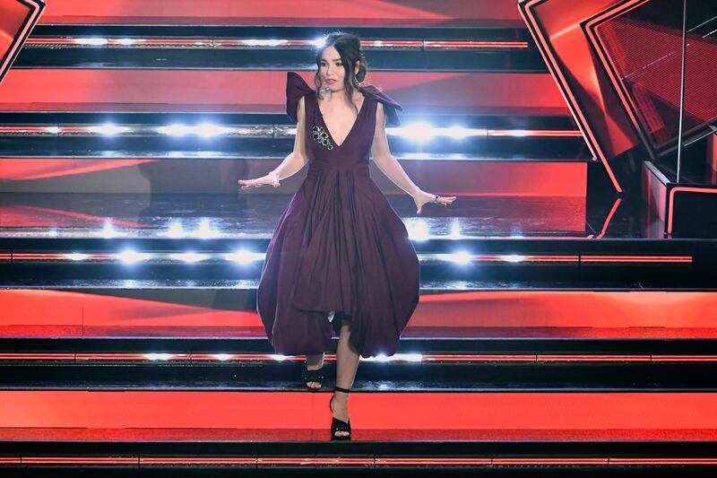 Sanremo: Matilda sfida le scaramanzie, abito tra vinaccia e viola 2