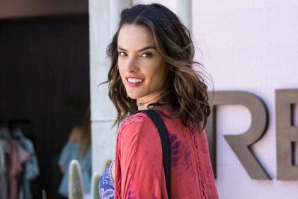 Alessandra Ambrosio nuda sui social 29