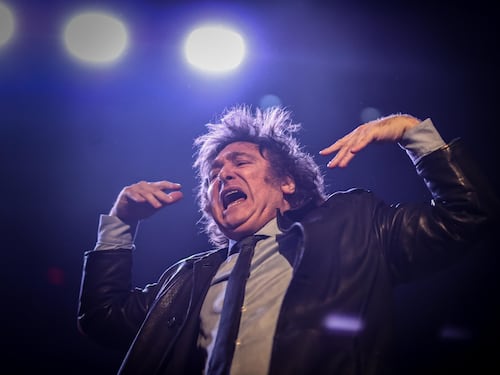 Elezioni in Argentina: tutti contro il "trumpiano pazzo" Milei | Le cose da sapere sul voto