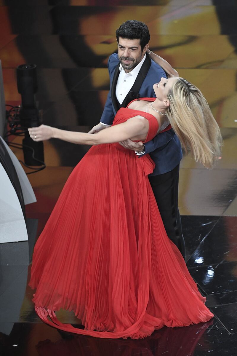 Michelle Hunziker sexy tra Ariston e vita privata 9
