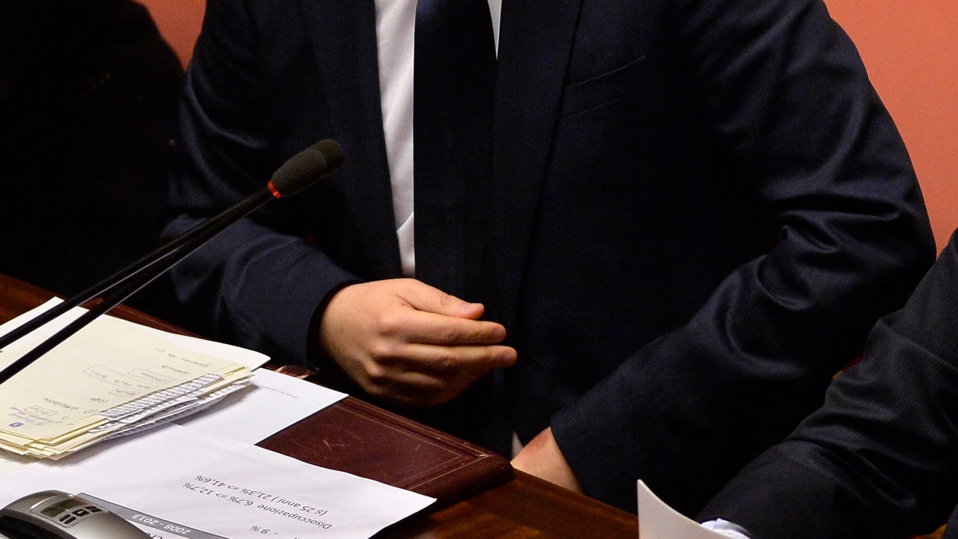 Renzi si presenta da furbetto: subito la legge elettorale, ma...