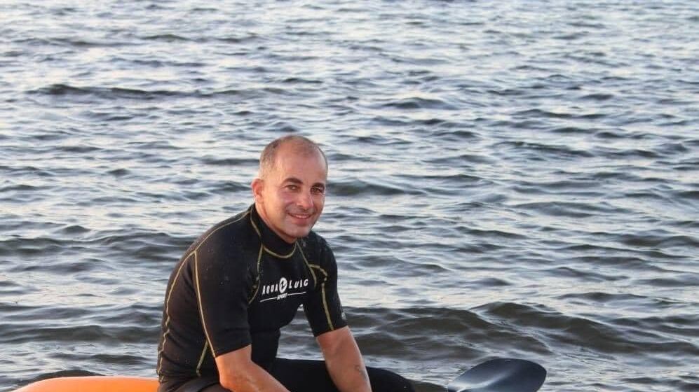 "Si ribalta il kayak, poi la tragedia". Morto il campione di freestyle Massimo Benetton