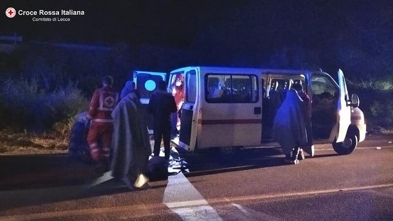 Lecce, i migranti appena soccorsi dalla croce rossa 3