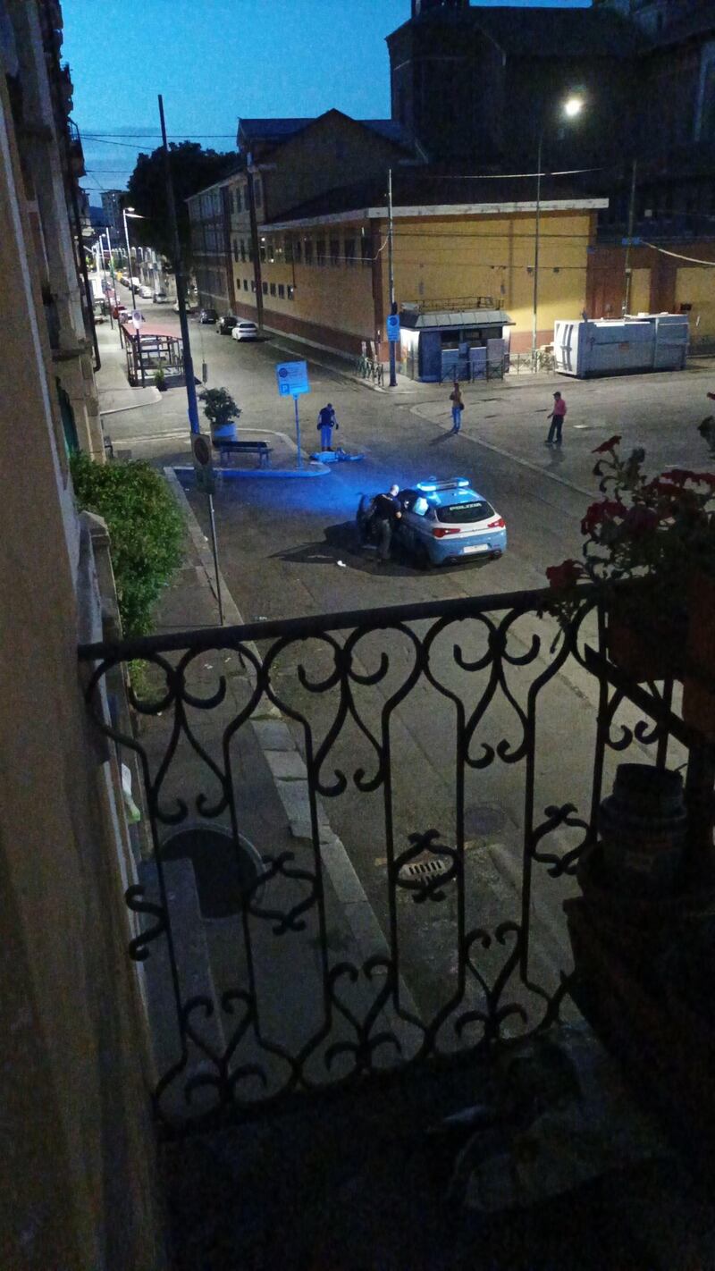 Omicidio in strada a Torino: 50enne ucciso a pugni e bastonate 1