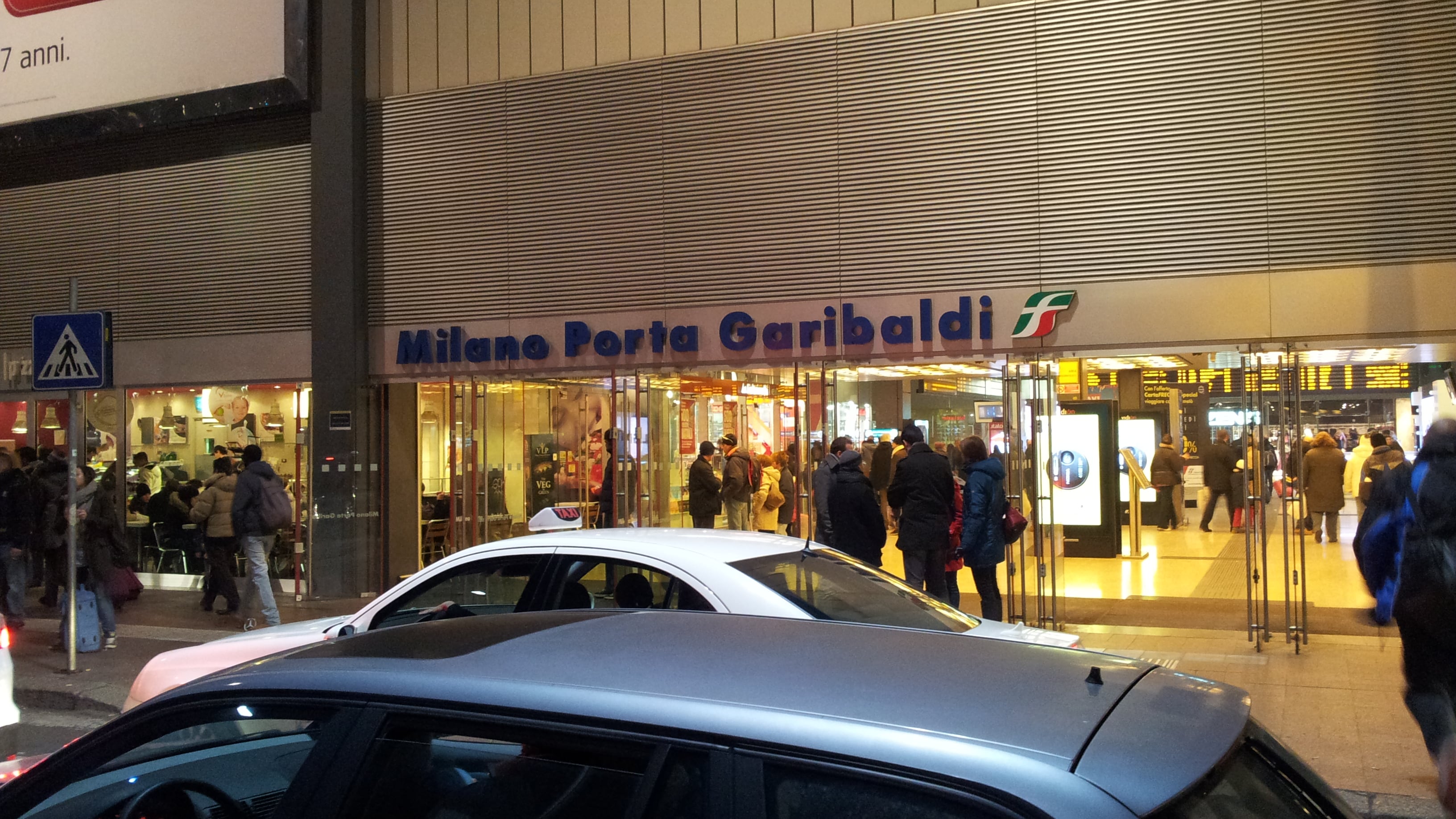 Basta caos, parte il restyling davanti alla stazione Garibaldi