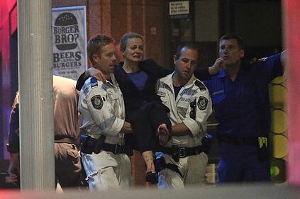Il blitz della polizia pone fine all'assedio 3