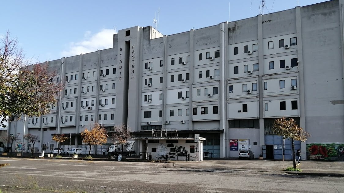Fulmine si abbatte sul campo mentre giocano i ragazzini: due finiscono in ospedale