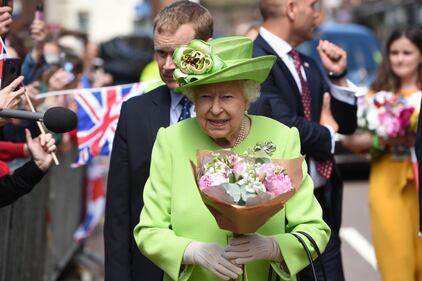 Meghan Markle con la regina nel Chershire 3