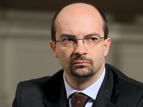 Quando il leader "dialogante" venne fatto fuori dai colleghi per le aperture a Berlusconi