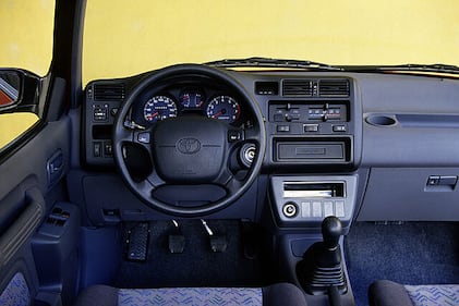 Toyota RAV4 (1994), guarda tutte le foto 3