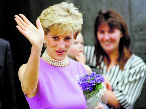 Il libro del fratello di Diana. Una colata di fango su Carlo