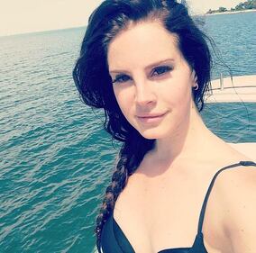 Lana Del Rey, ritorno malinconico per la sexy cantautrice 10
