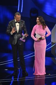 Sanremo 2024: ecco il look della terza serata del Festival di Emma  3