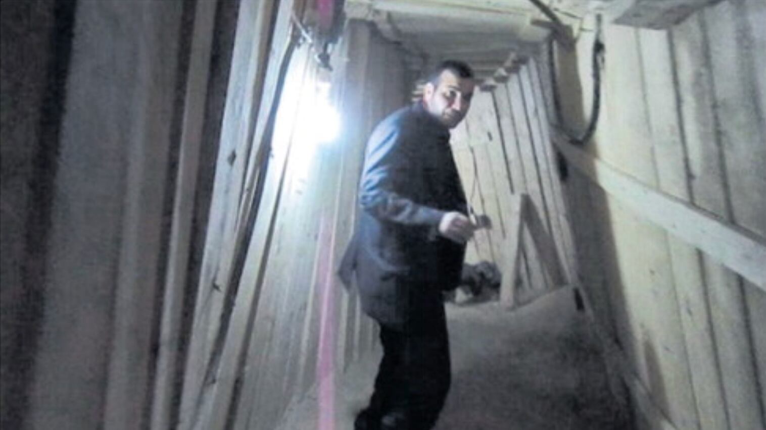 Il miliziano nel tunnel e con il mitra a Gaza. Eppure l'hanno liberato