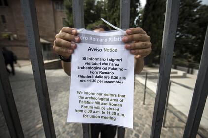 I sindacati tengono chiuso il Colosseo 6