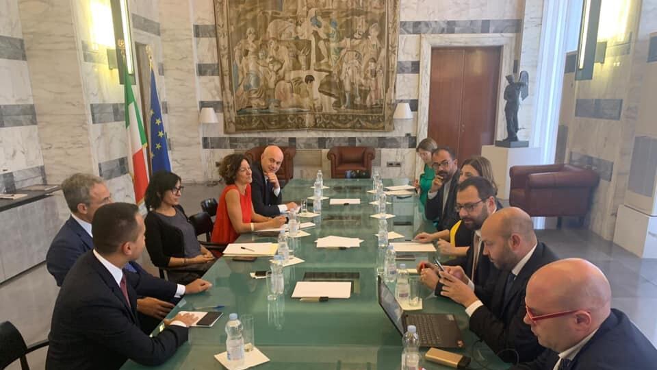 Di Maio si fa il suo Cdm e fa infuriare Conte