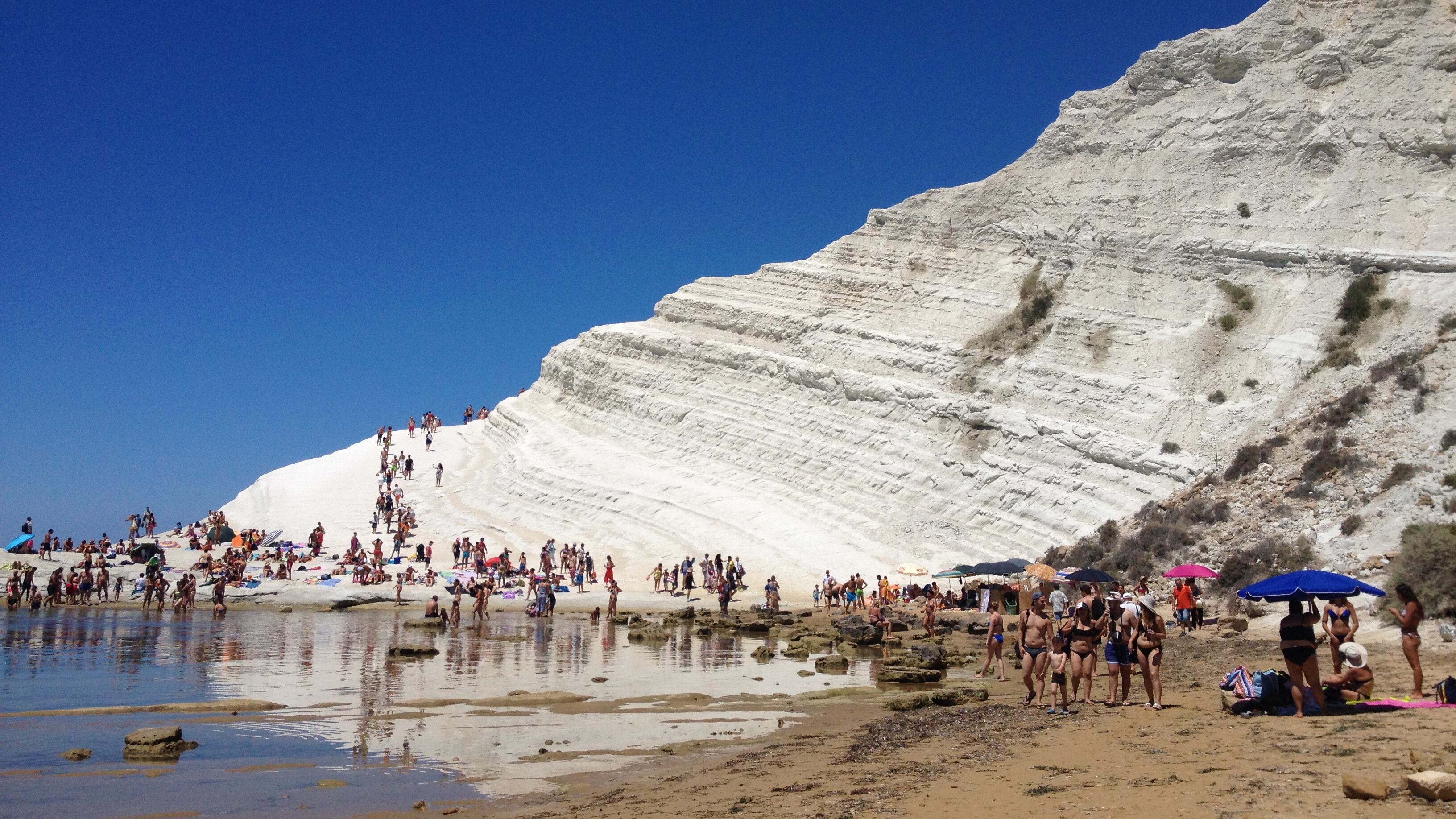 Scala dei Turchi, è allarme: "Si sta sbriciolando"