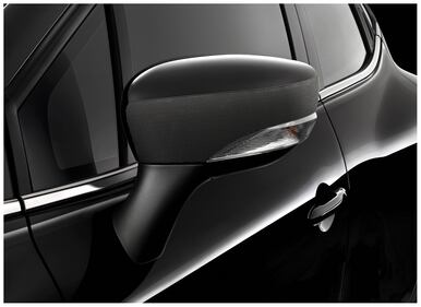 Renault Clio “Costume National”: spazio allo stile 4